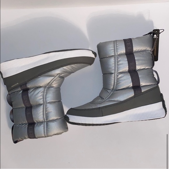 Sorel Out N About Puffy Mid Pure Silver Size 7 - Picture 2 of 5